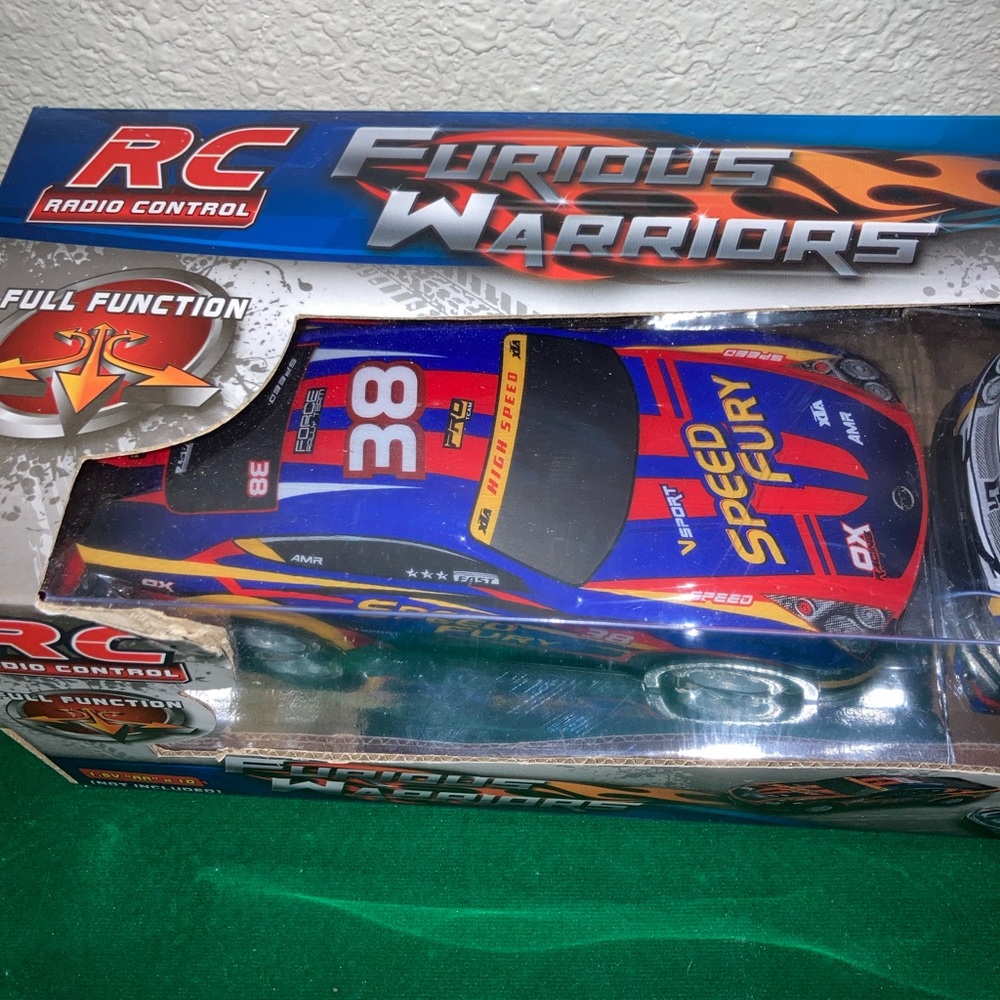 Remote Control Car Set - Picture 4 of 12
